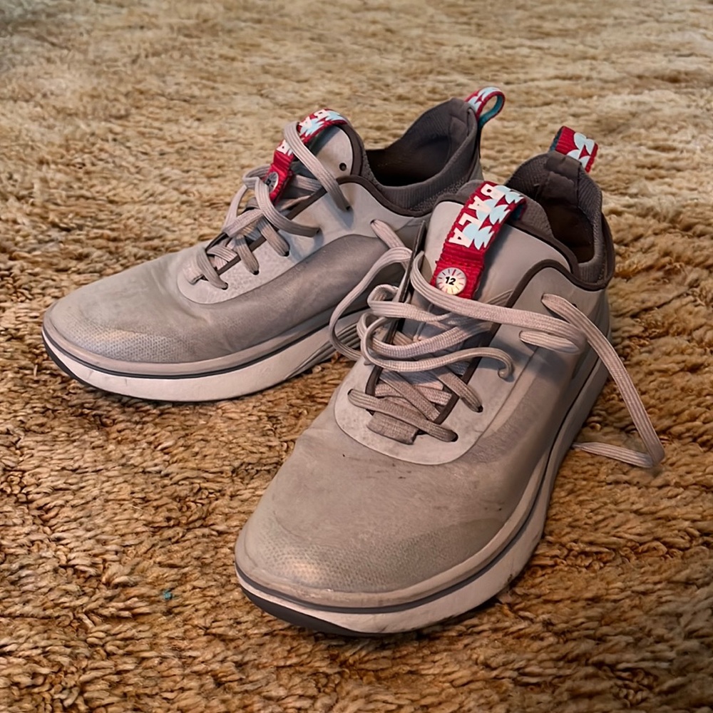 Arch support nurse shoes. Made for a long 12 hour shift.